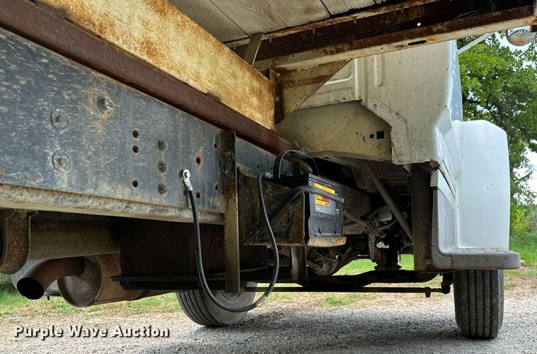 image for item OG9110 1988 Ford F800  grain truck