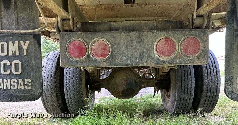image for item OG9110 1988 Ford F800  grain truck