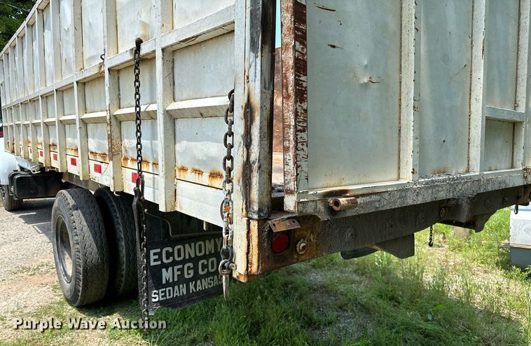 image for item OG9110 1988 Ford F800  grain truck