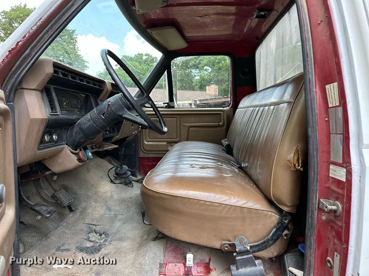 image for item OG9110 1988 Ford F800  grain truck