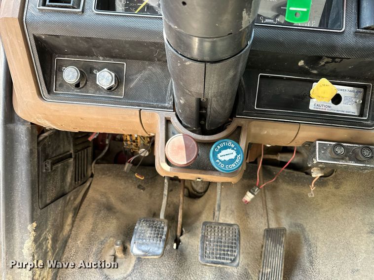 image for item OG9110 1988 Ford F800  grain truck