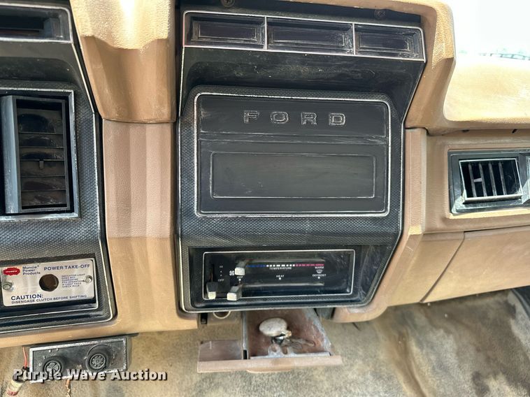 image for item OG9110 1988 Ford F800  grain truck