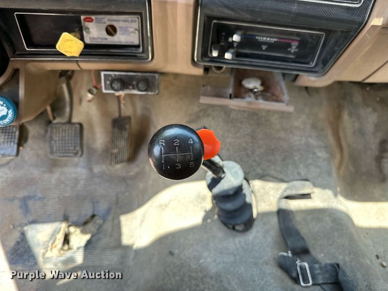 image for item OG9110 1988 Ford F800  grain truck