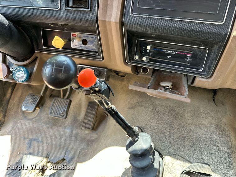 image for item OG9110 1988 Ford F800  grain truck