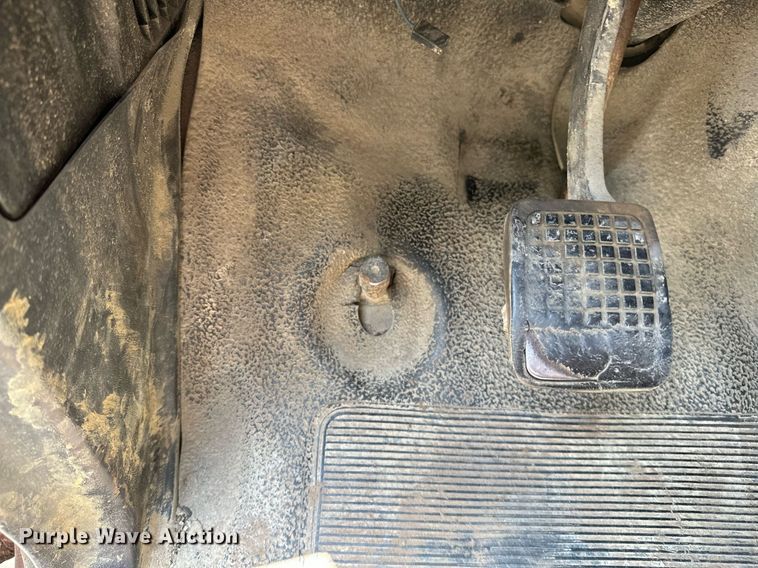 image for item OG9110 1988 Ford F800  grain truck