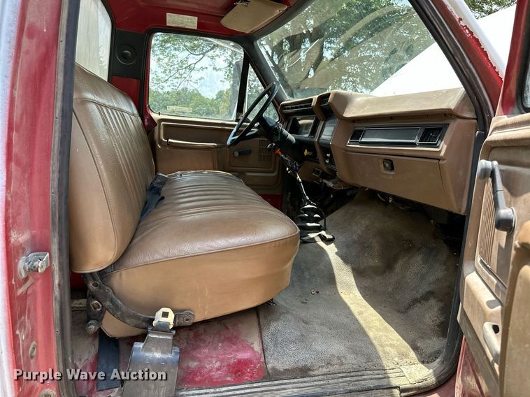 image for item OG9110 1988 Ford F800  grain truck