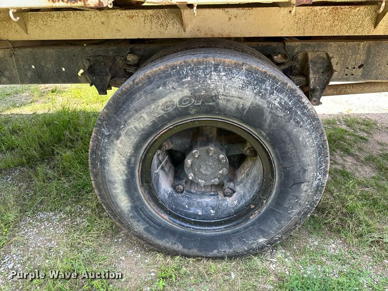 image for item OG9110 1988 Ford F800  grain truck