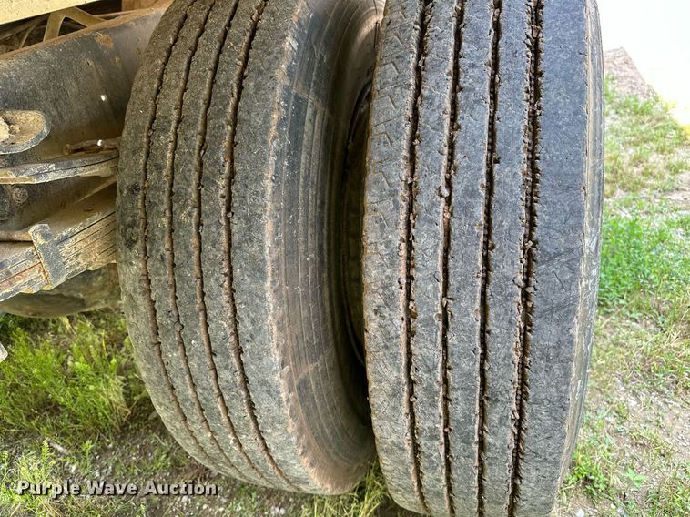 image for item OG9110 1988 Ford F800  grain truck