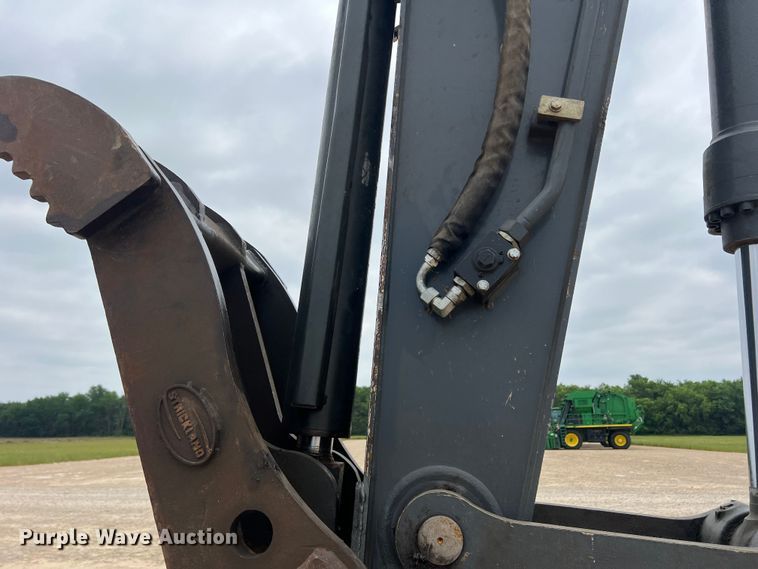 image for item DK7743 2017 John Deere 210G LC  excavator