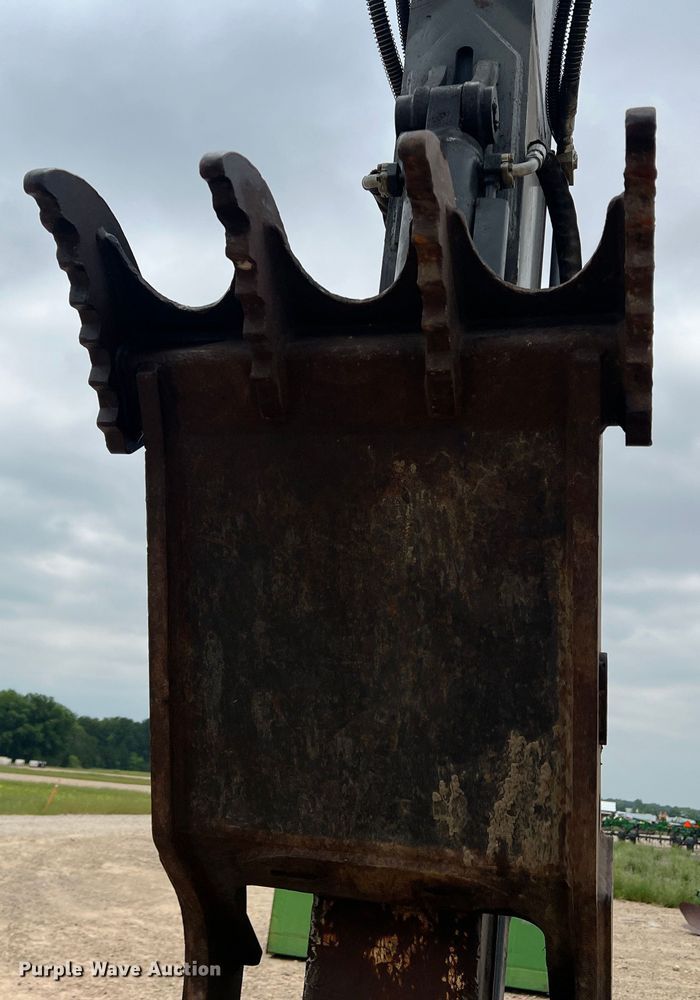 image for item DK7743 2017 John Deere 210G LC  excavator