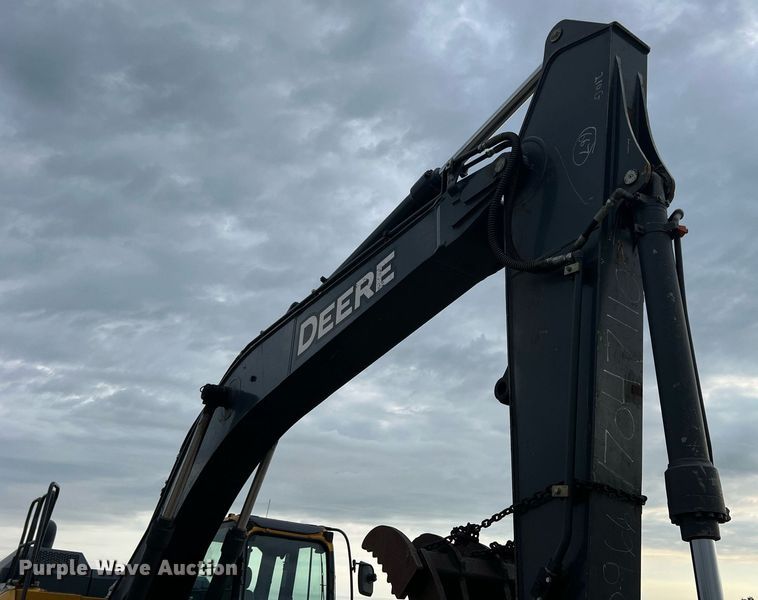 image for item DK7743 2017 John Deere 210G LC  excavator