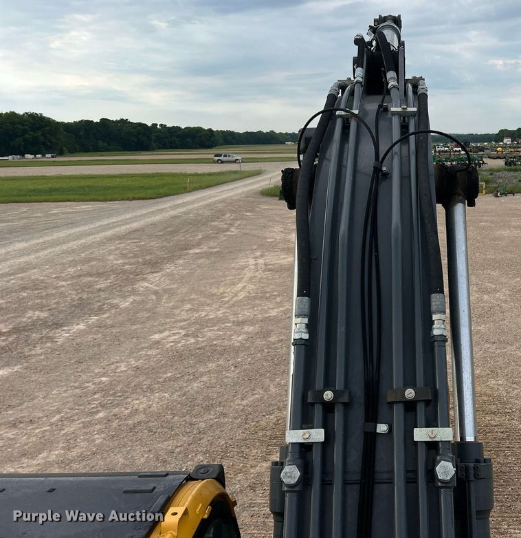 image for item DK7743 2017 John Deere 210G LC  excavator