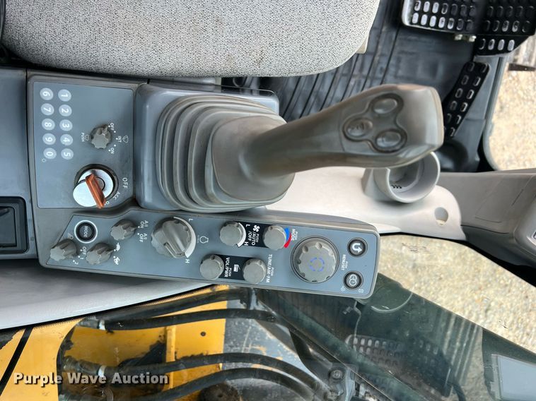 image for item DK7743 2017 John Deere 210G LC  excavator