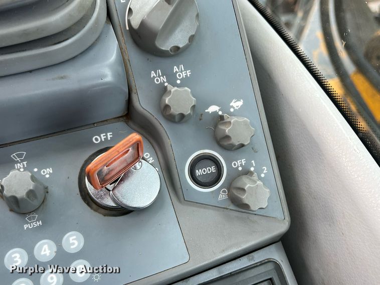 image for item DK7743 2017 John Deere 210G LC  excavator