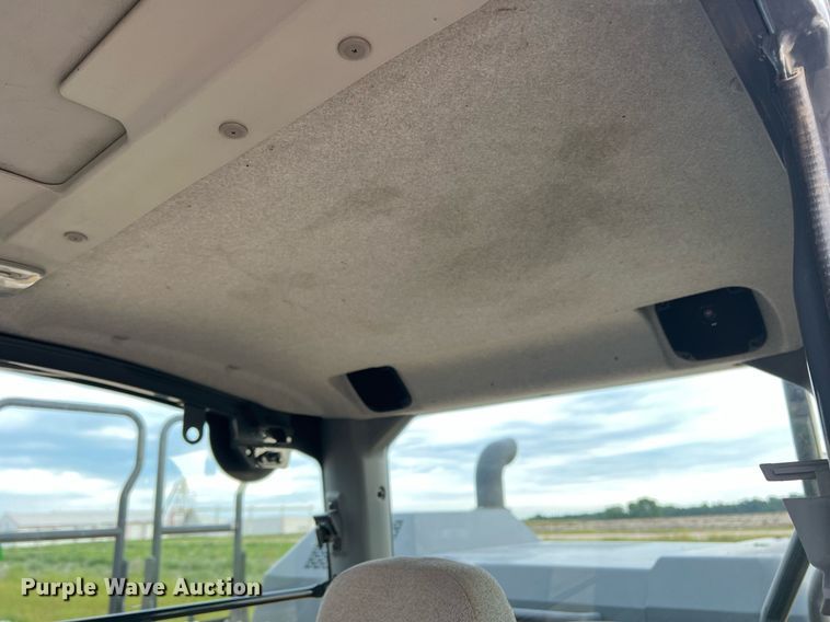 image for item DK7743 2017 John Deere 210G LC  excavator