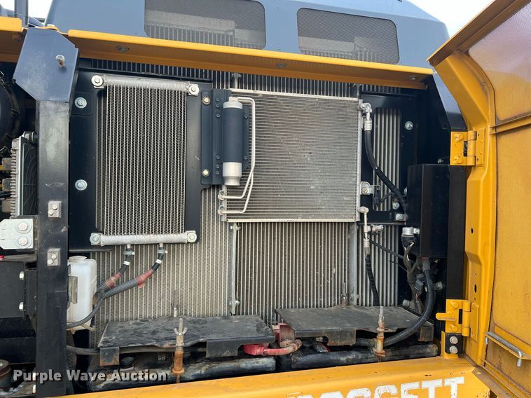 image for item DK7743 2017 John Deere 210G LC  excavator