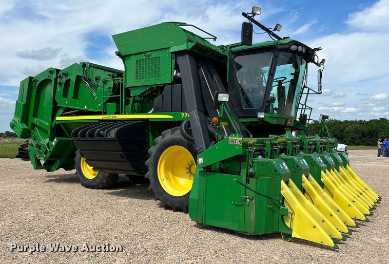 image for item DK7745 2014 John Deere 7760  RWA cotton picker