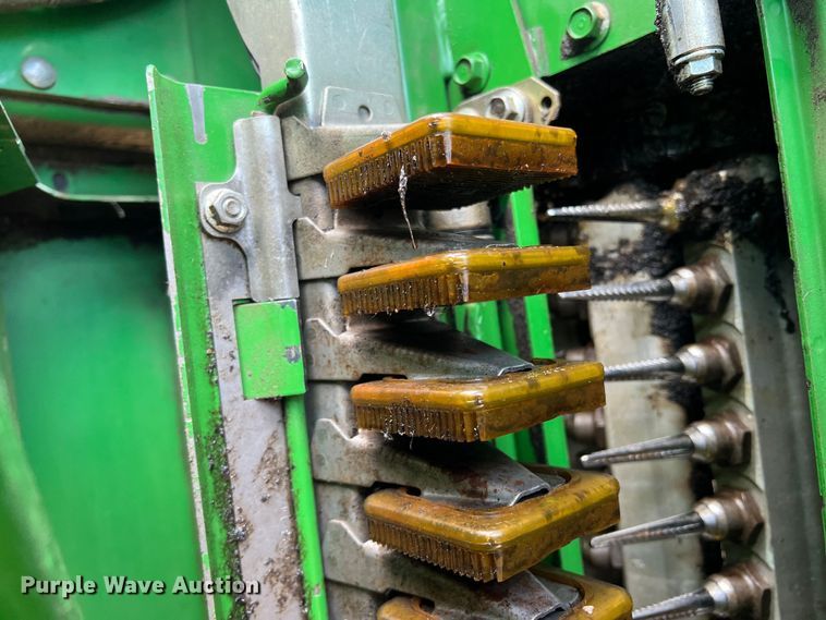 image for item DK7745 2014 John Deere 7760  RWA cotton picker