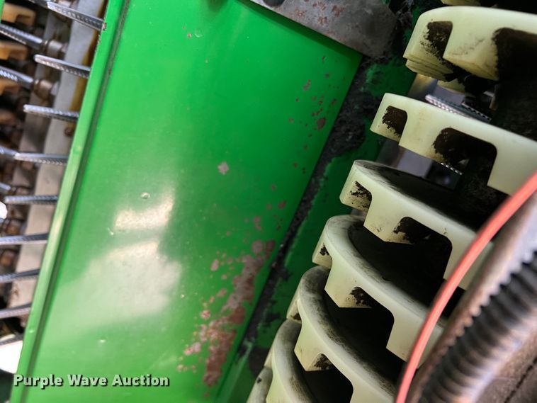 image for item DK7745 2014 John Deere 7760  RWA cotton picker