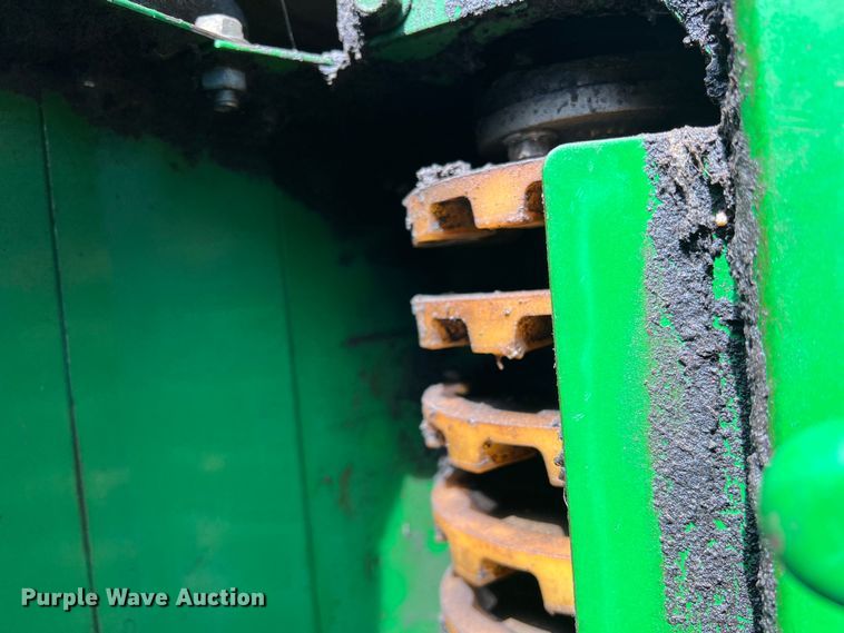 image for item DK7745 2014 John Deere 7760  RWA cotton picker