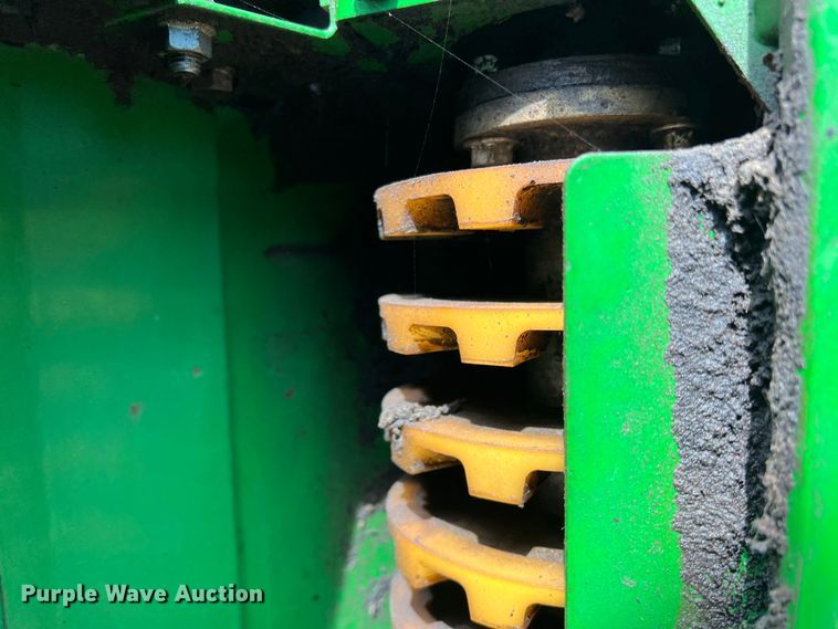 image for item DK7745 2014 John Deere 7760  RWA cotton picker