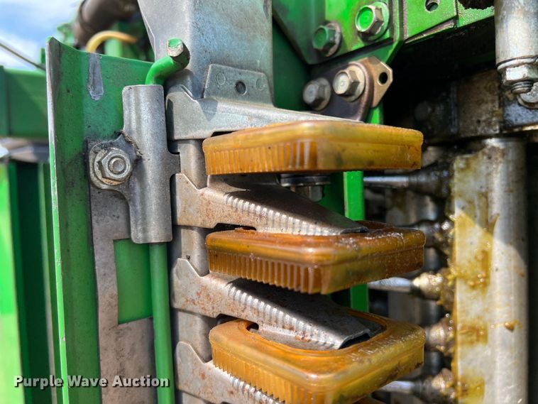 image for item DK7745 2014 John Deere 7760  RWA cotton picker