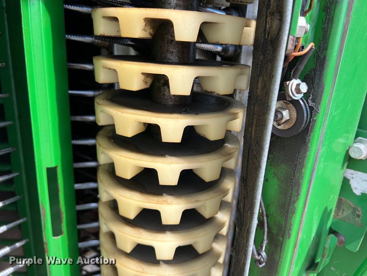 image for item DK7745 2014 John Deere 7760  RWA cotton picker