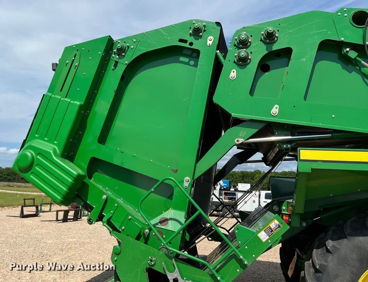 image for item DK7745 2014 John Deere 7760  RWA cotton picker