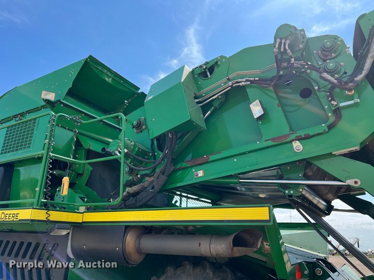 image for item DK7745 2014 John Deere 7760  RWA cotton picker