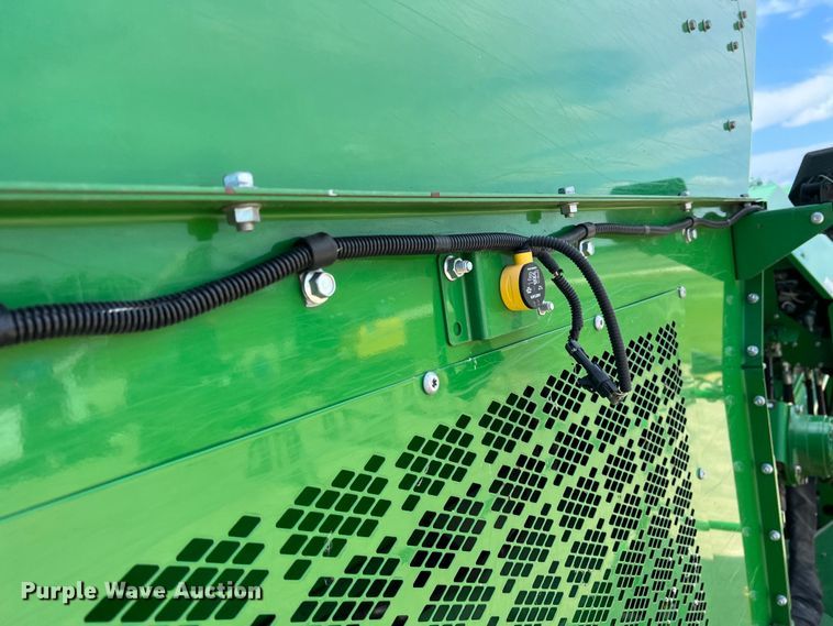 image for item DK7745 2014 John Deere 7760  RWA cotton picker