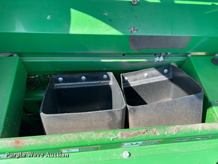 image for item DK7745 2014 John Deere 7760  RWA cotton picker