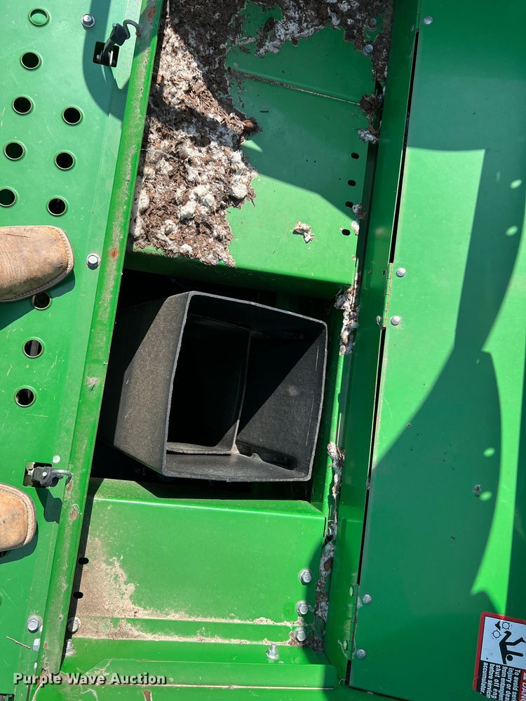 image for item DK7745 2014 John Deere 7760  RWA cotton picker