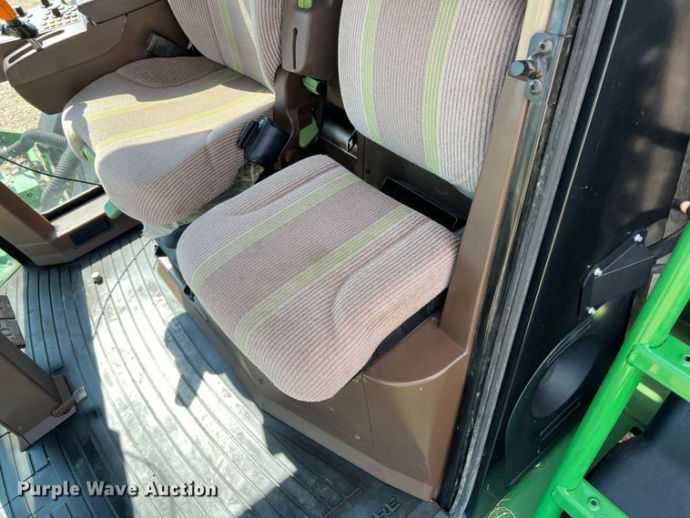 image for item DK7745 2014 John Deere 7760  RWA cotton picker