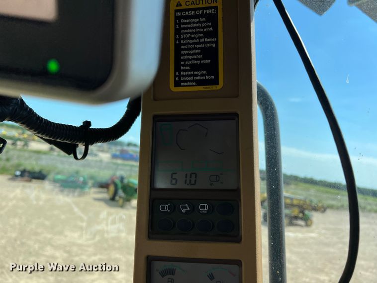 image for item DK7745 2014 John Deere 7760  RWA cotton picker