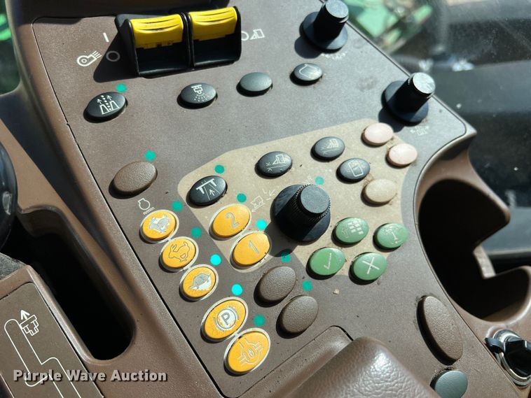 image for item DK7745 2014 John Deere 7760  RWA cotton picker