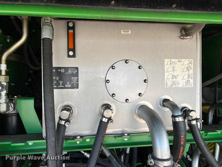 image for item DK7745 2014 John Deere 7760  RWA cotton picker