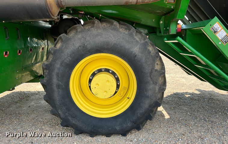 image for item DK7745 2014 John Deere 7760  RWA cotton picker