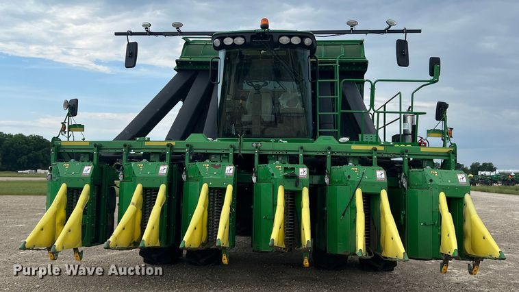 image for item DK7746 2018 John Deere CP690  RWA cotton picker