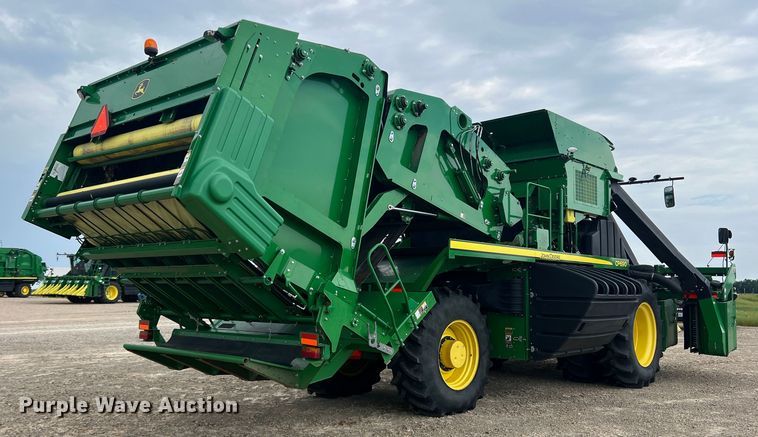 image for item DK7746 2018 John Deere CP690  RWA cotton picker