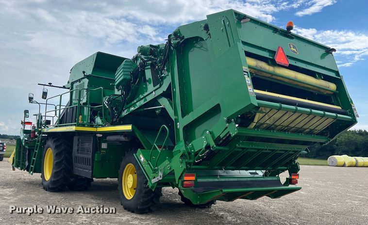 image for item DK7746 2018 John Deere CP690  RWA cotton picker
