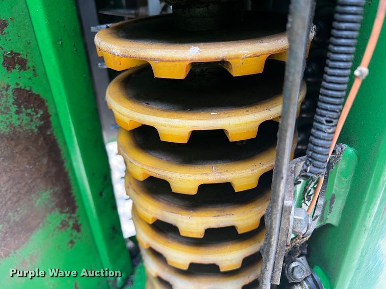 image for item DK7746 2018 John Deere CP690  RWA cotton picker