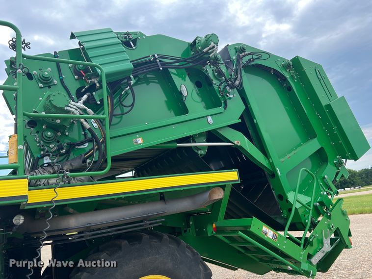 image for item DK7746 2018 John Deere CP690  RWA cotton picker