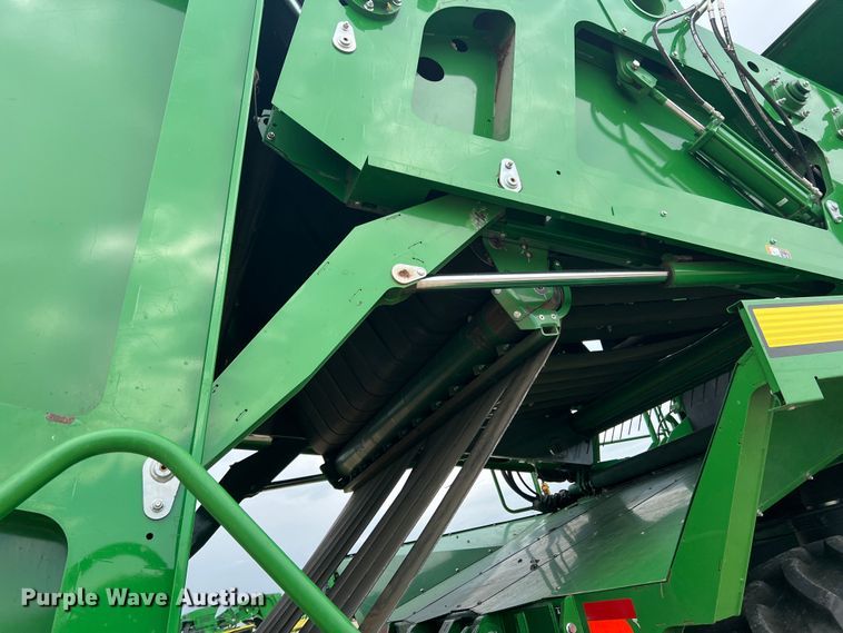 image for item DK7746 2018 John Deere CP690  RWA cotton picker