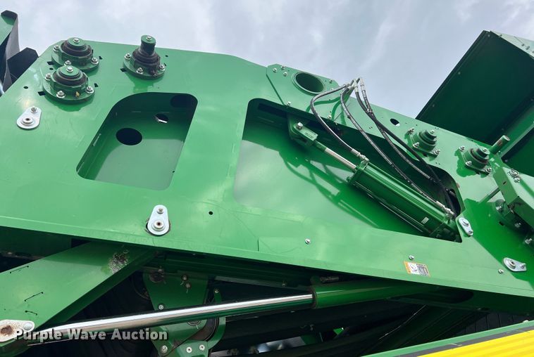 image for item DK7746 2018 John Deere CP690  RWA cotton picker