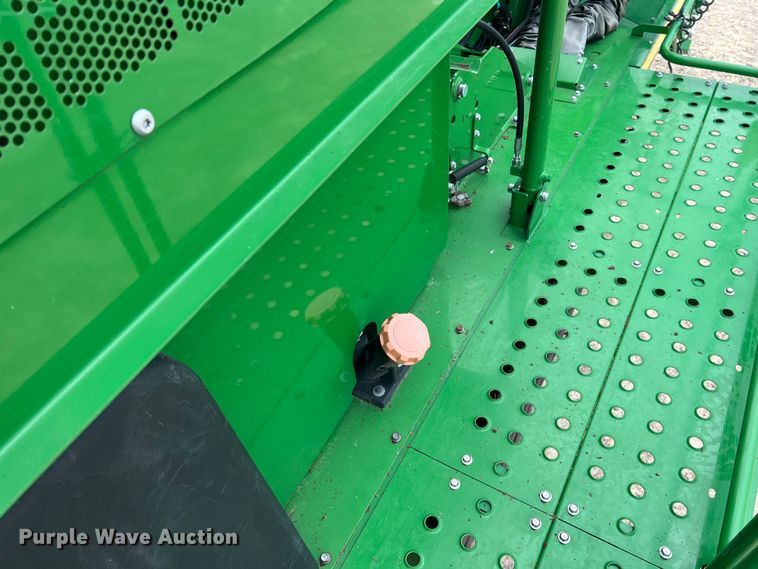 image for item DK7746 2018 John Deere CP690  RWA cotton picker