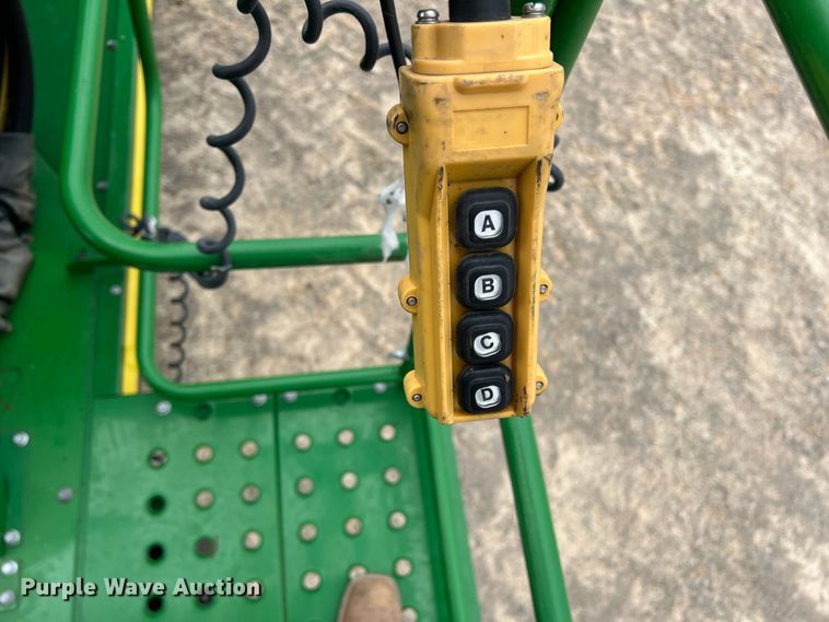 image for item DK7746 2018 John Deere CP690  RWA cotton picker