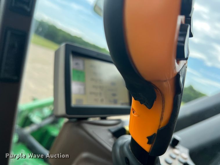 image for item DK7746 2018 John Deere CP690  RWA cotton picker