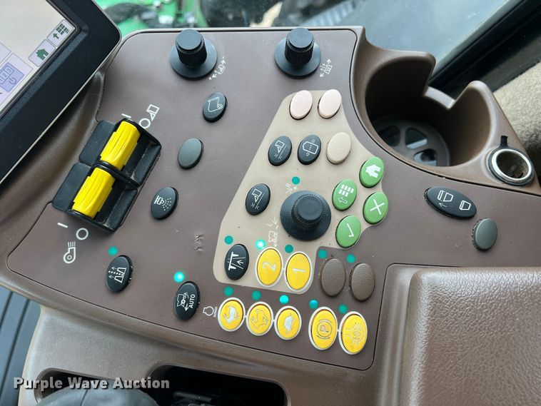 image for item DK7746 2018 John Deere CP690  RWA cotton picker