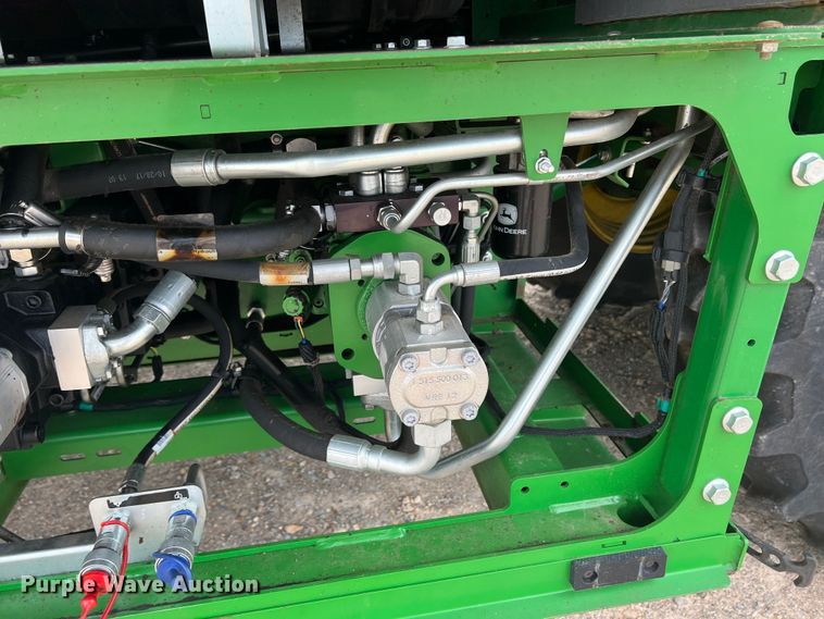 image for item DK7746 2018 John Deere CP690  RWA cotton picker