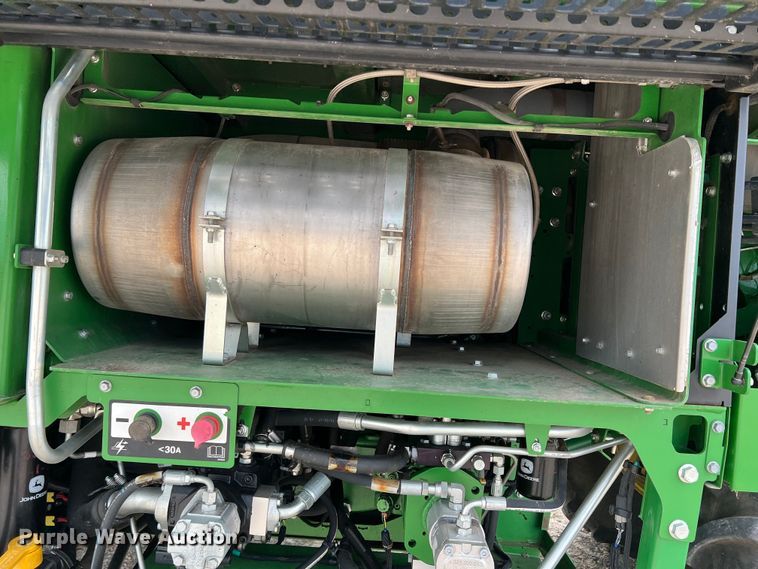 image for item DK7746 2018 John Deere CP690  RWA cotton picker